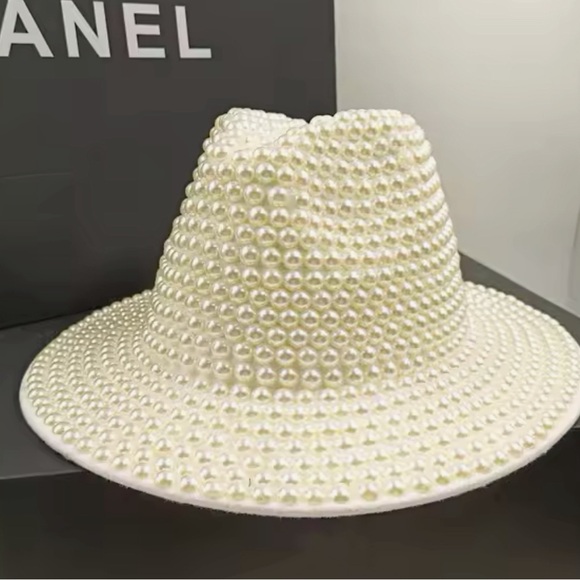 BRAND NEW SPECTACULAR PEARL FEDORA - Picture 1 of 2